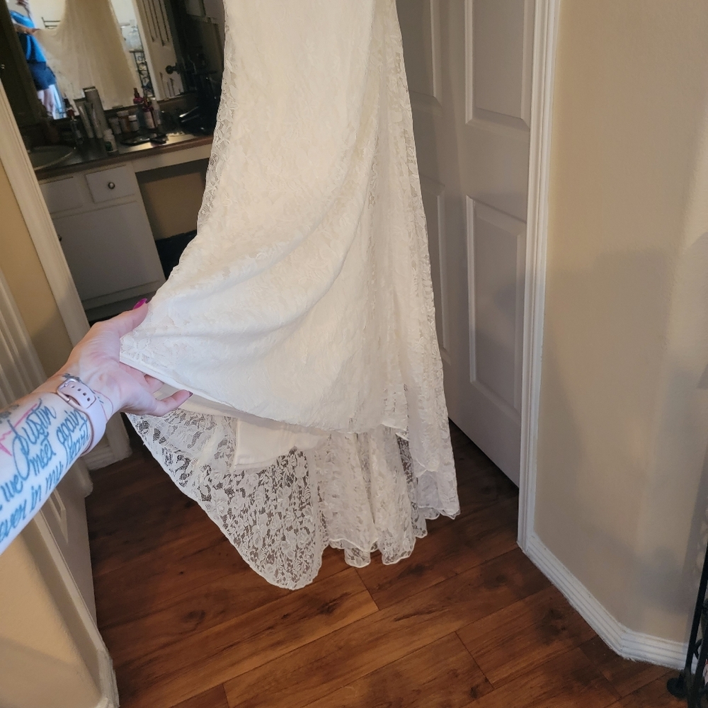 Ivory lace drop back wedding dress - Picture 6 of 11